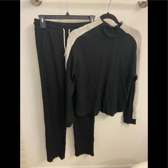 Monrow Sweater and Jogger Set Black size Extra Small/Small - Picture 1 of 7